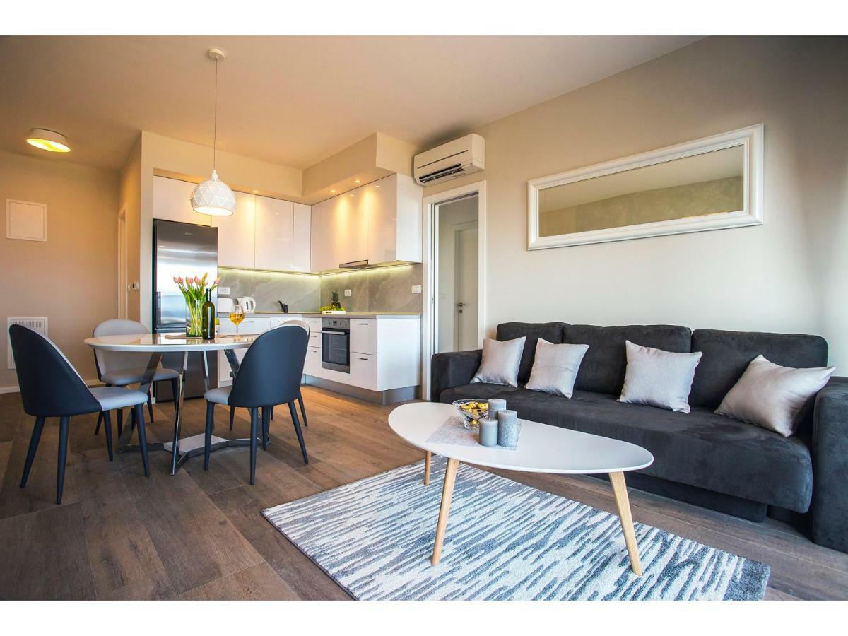 Uma Apartment Σπλιτ Εξωτερικό φωτογραφία